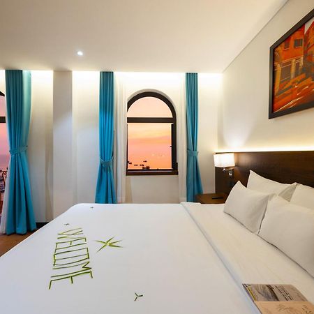 Roma Hotel Phu Quoc - Free Airport Shuttle & Sunset Town Tour エクステリア 写真
