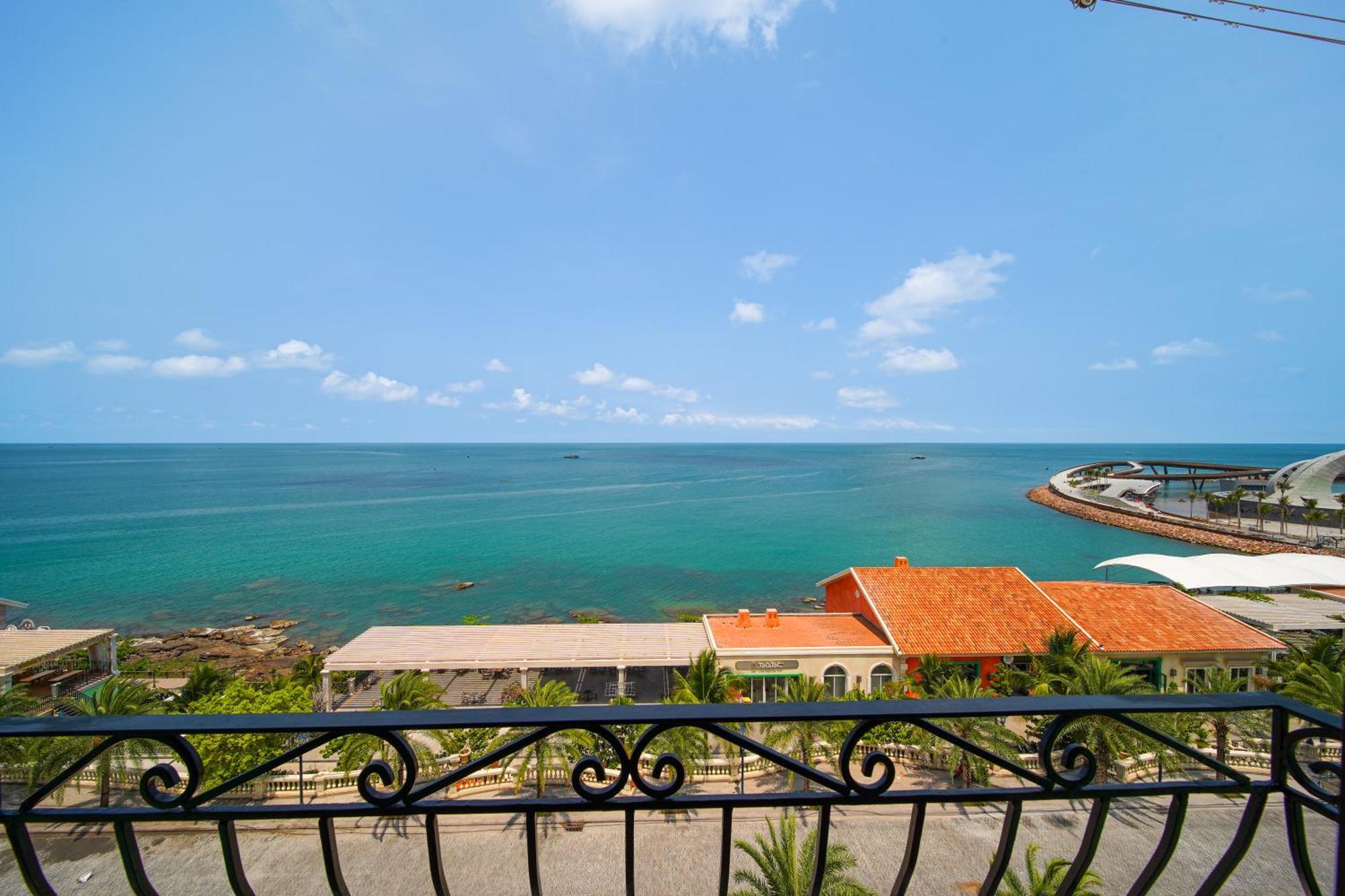 Roma Hotel Phu Quoc - Free Airport Shuttle & Sunset Town Tour エクステリア 写真