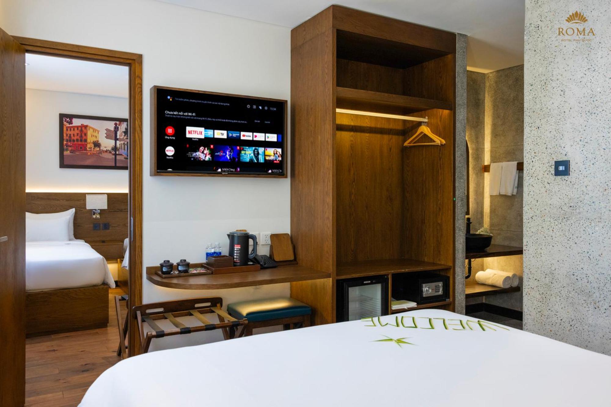 Roma Hotel Phu Quoc - Free Airport Shuttle & Sunset Town Tour エクステリア 写真